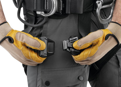 Petzl AVAO Fast Internationale Ausführung